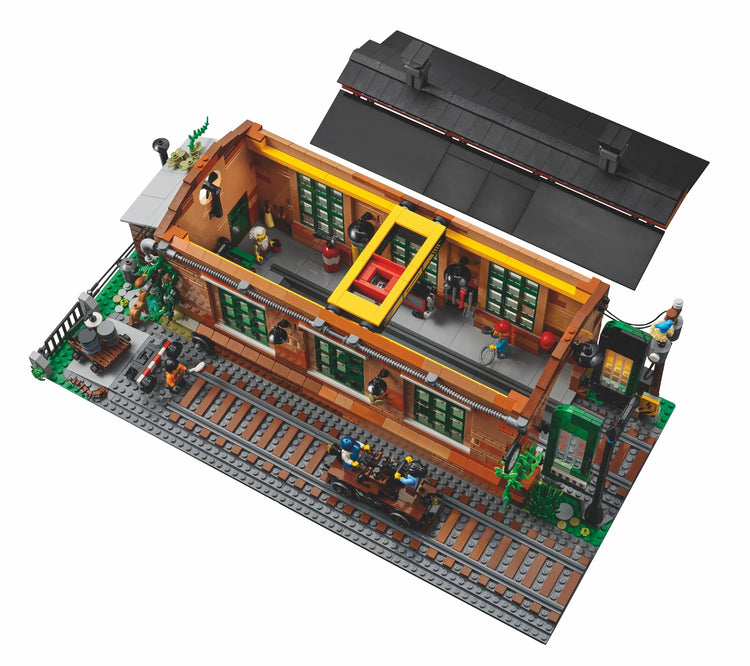 LEGO Old Train Engine Shed #L910033